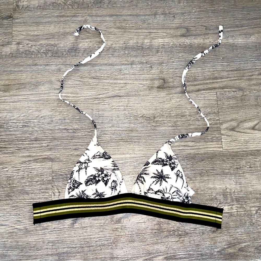 Target size small swim suit top.